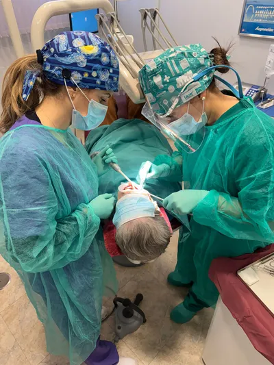 Cirugía oral especializada barrio Carabanchel Madrid